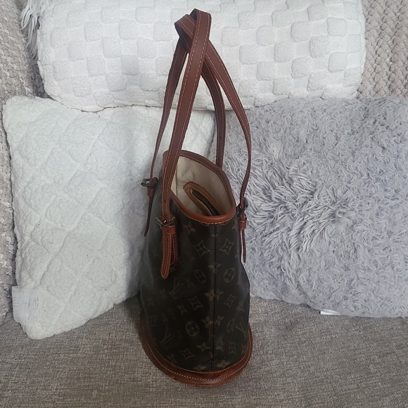 LOUIS VUITTON Monogram Bucket PM Shoulder Bag M42238..Authentic!!! - Picture 2 of 16